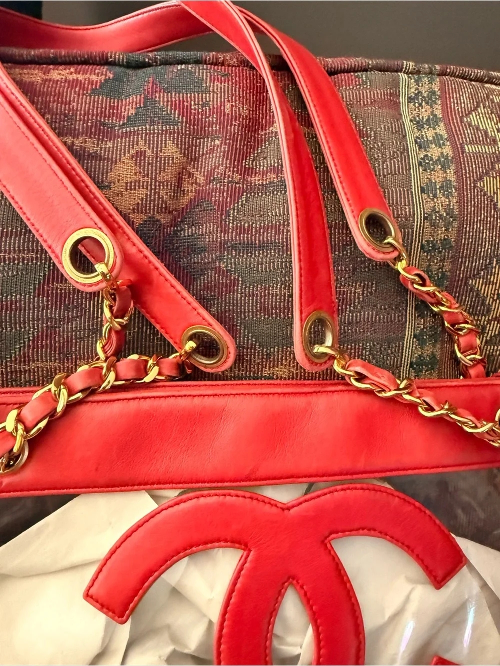 CHANEL VINTAGE RARE 90s Red Clear Vinyl Tote WITH Attached Inner Bag. - Picture 11 of 15